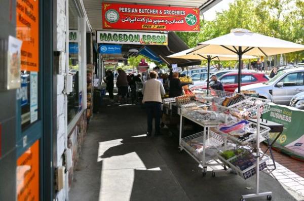Macedon Square streetscape 